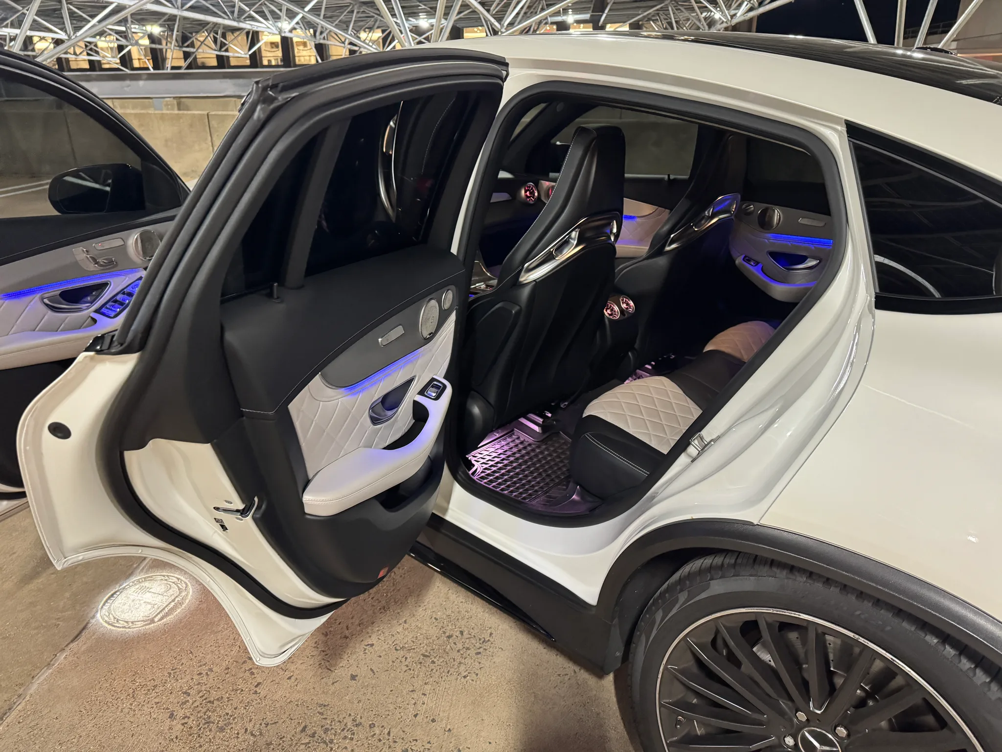Mercedes-AMG GLC 63 S detail — AMG performance brakes and wheels