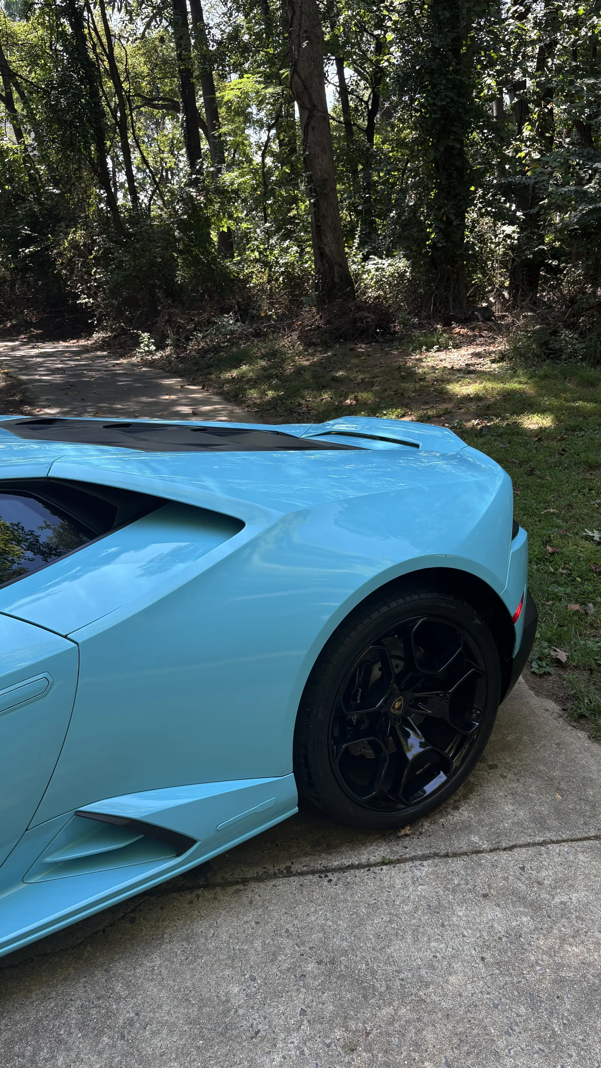 Tiffany Blue Lamborghini Huracan — exotic car rental at ExoDrive Exotics